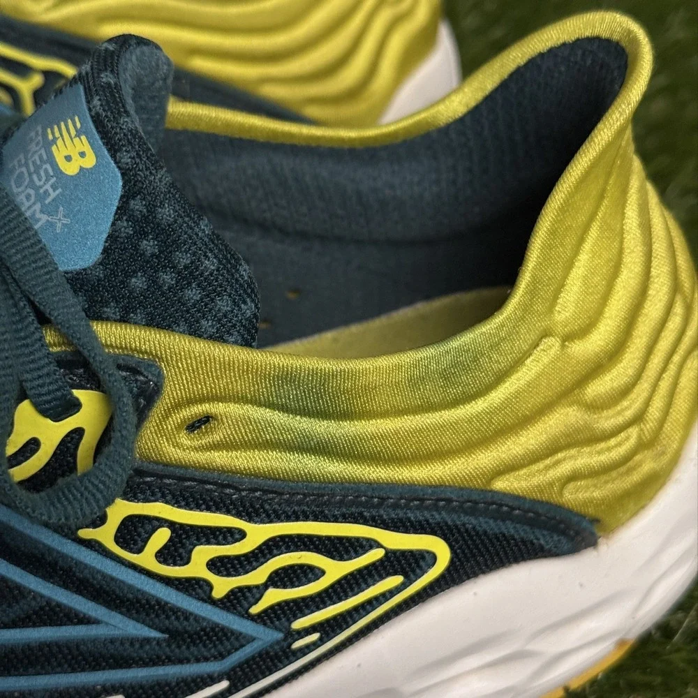 New Balance Fresh Foam Beacon v3 Mens Running Shoes Size 11 Teal Yellow MBECNCT3
